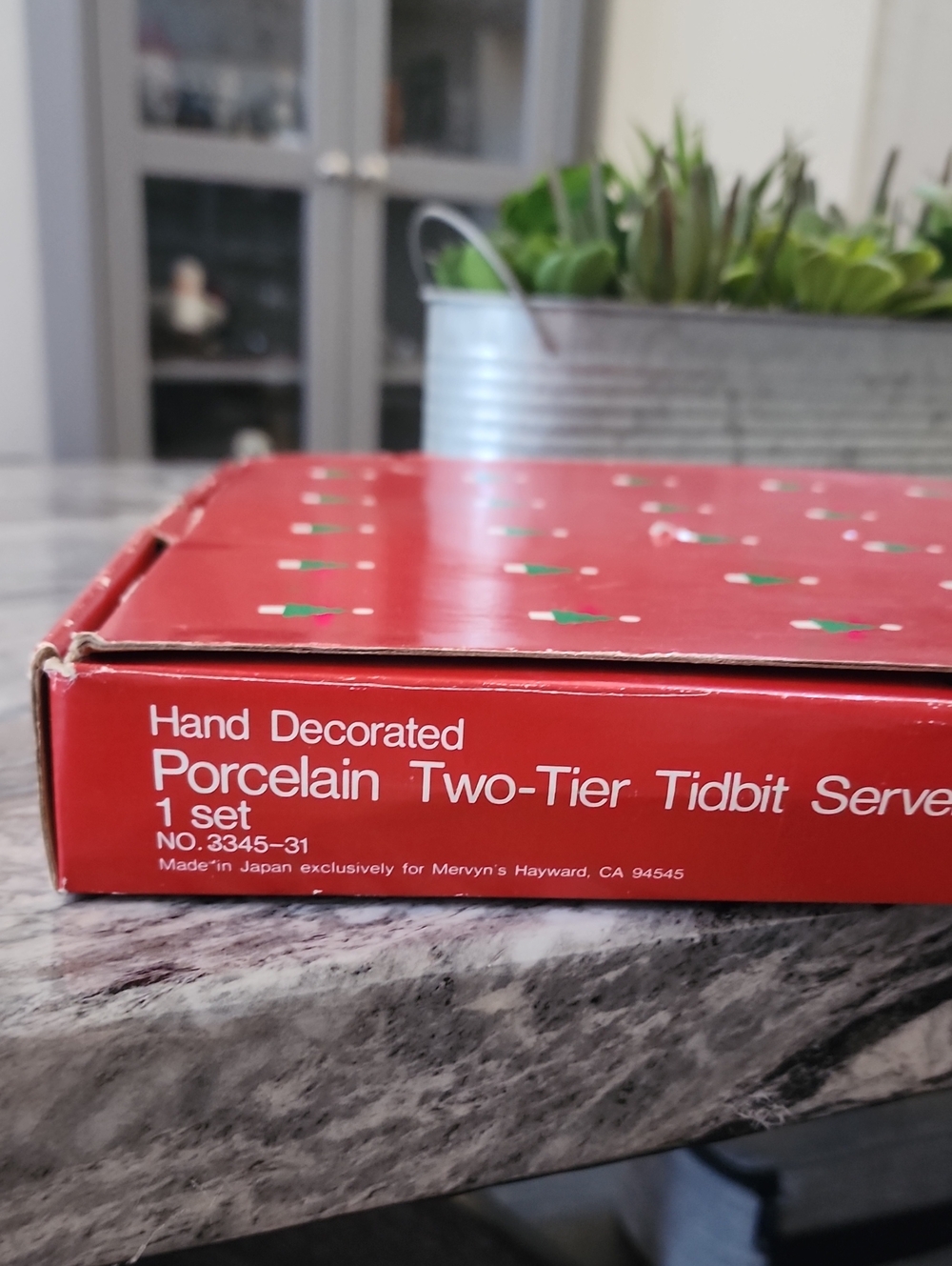 Porcelain Two-Tier Dessert Holiday Server Vintage. Mervyns Brand, 1980s - Picture 11 of 14